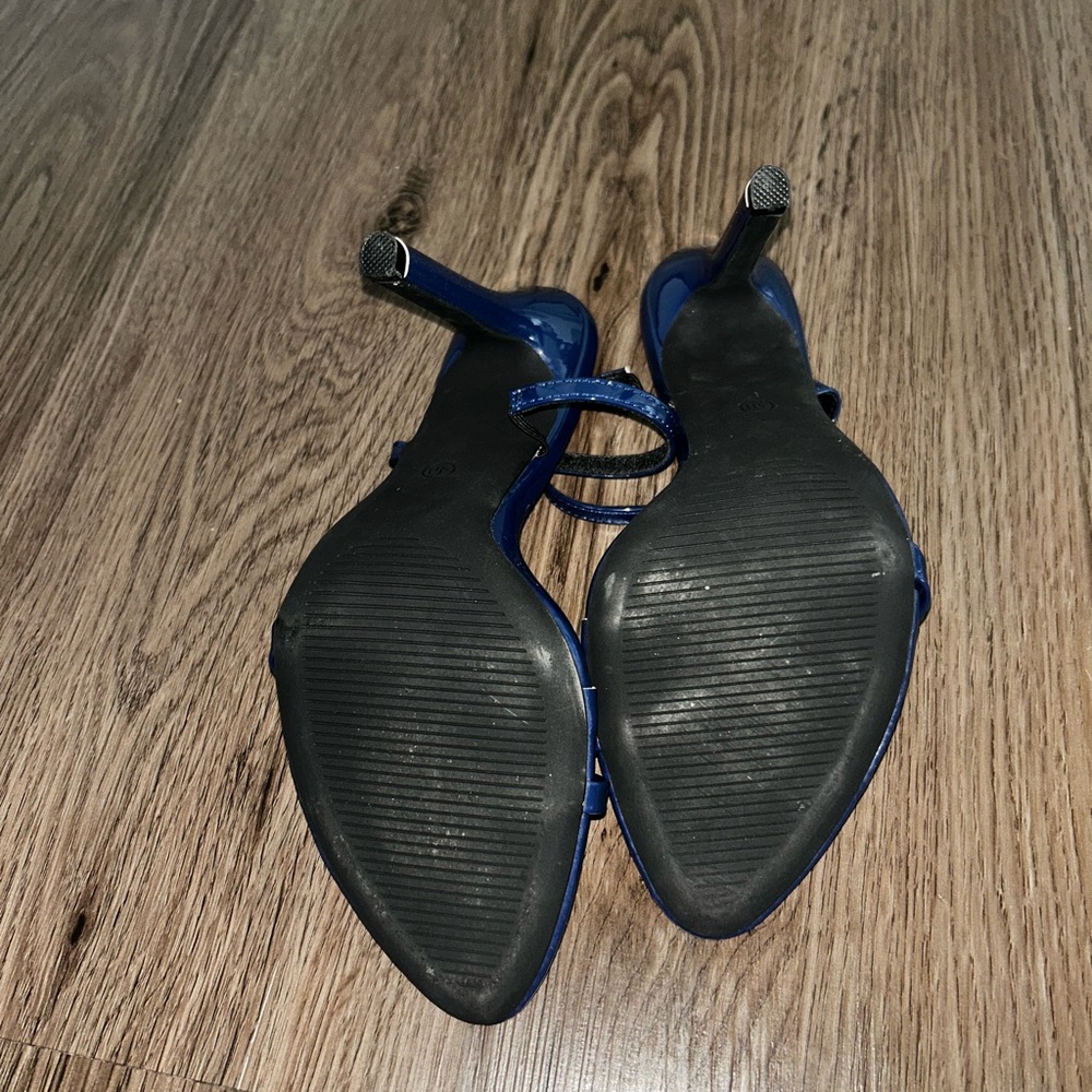 Elegant Navy Women's Heels - Picture 5 of 7